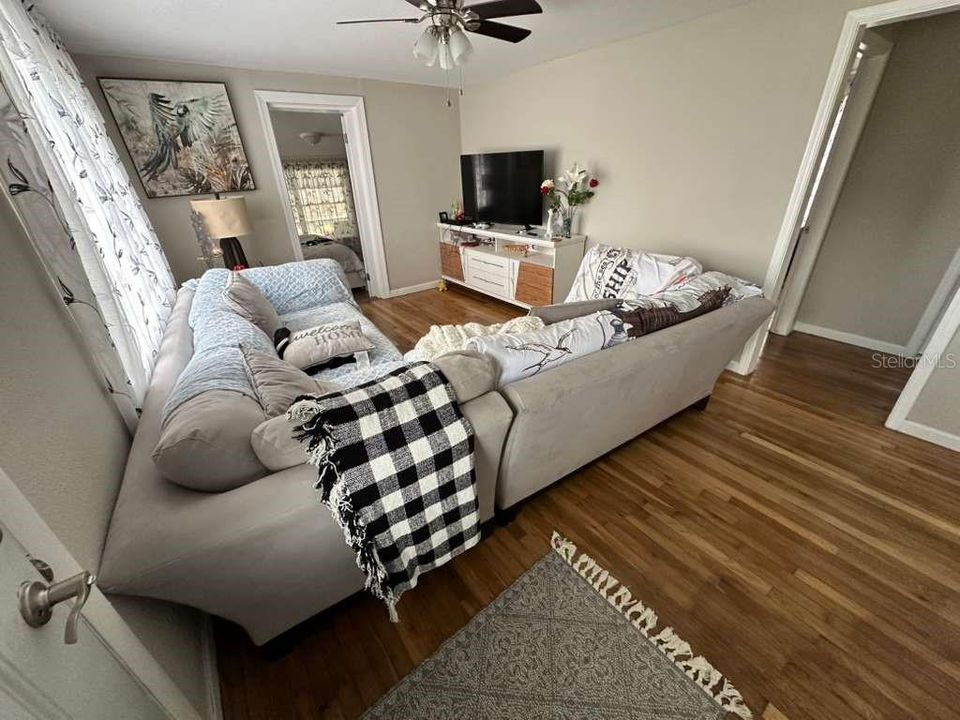 На продажу: $355,000 (3 спален, 2 ванн, 1400 Квадратных фут)