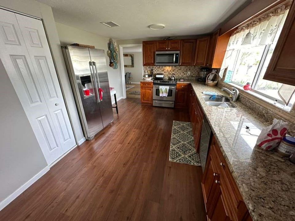 На продажу: $355,000 (3 спален, 2 ванн, 1400 Квадратных фут)