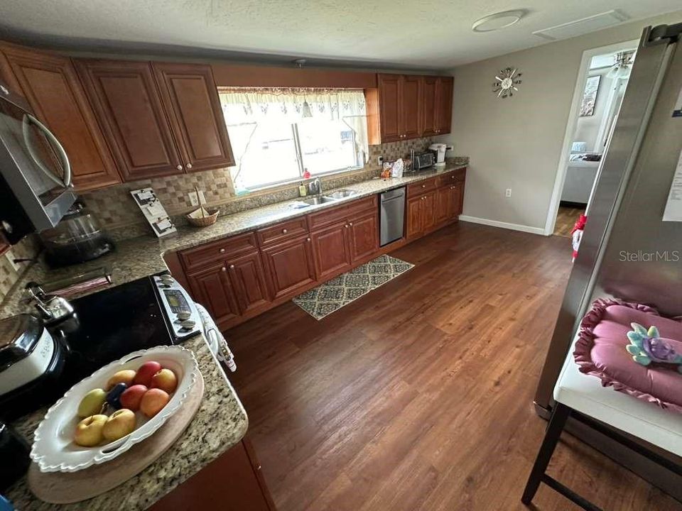 На продажу: $355,000 (3 спален, 2 ванн, 1400 Квадратных фут)