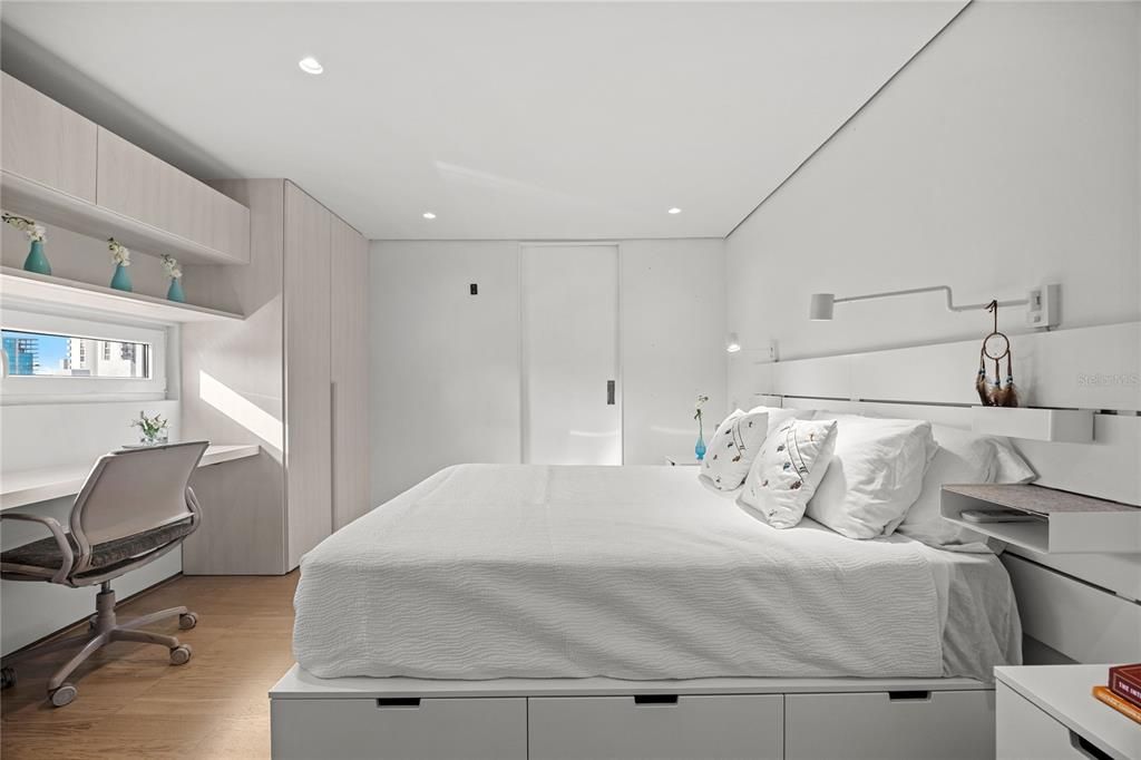 На продажу: $5,950,000 (4 спален, 4 ванн, 5800 Квадратных фут)