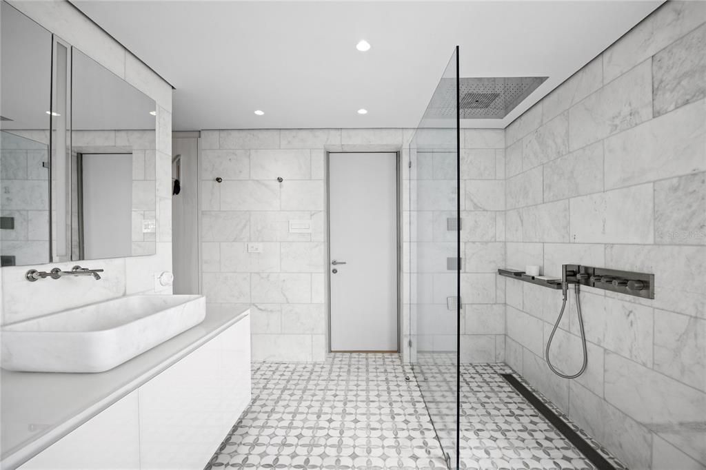 На продажу: $5,950,000 (4 спален, 4 ванн, 5800 Квадратных фут)