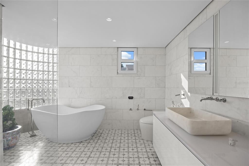 На продажу: $5,950,000 (4 спален, 4 ванн, 5800 Квадратных фут)