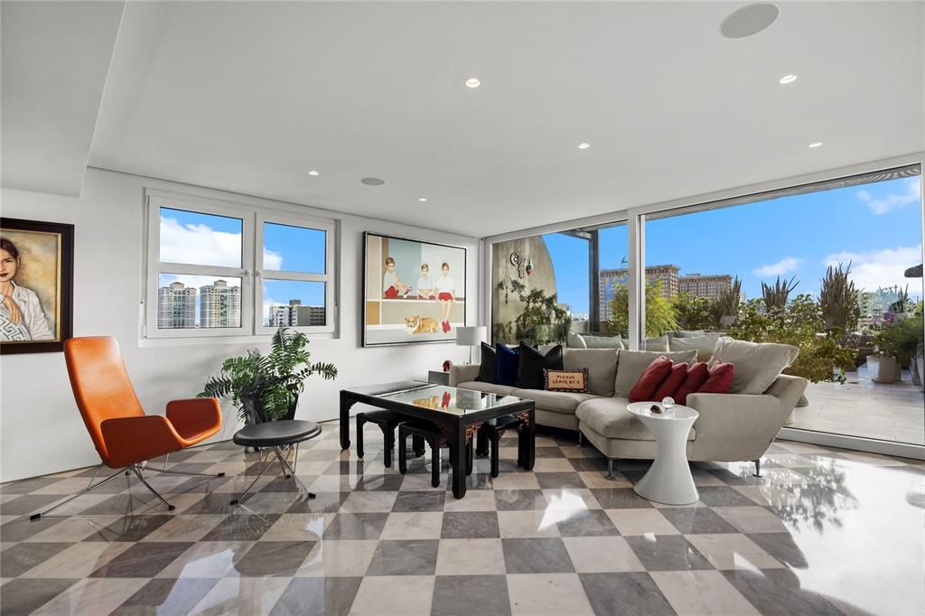 На продажу: $5,950,000 (4 спален, 4 ванн, 5800 Квадратных фут)