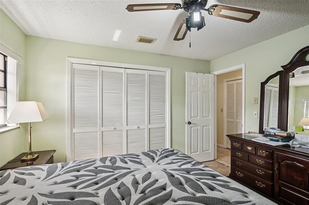 For Sale: $274,900 (2 beds, 2 baths, 1589 Square Feet)