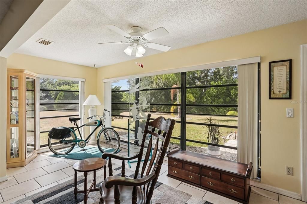 For Sale: $274,900 (2 beds, 2 baths, 1589 Square Feet)