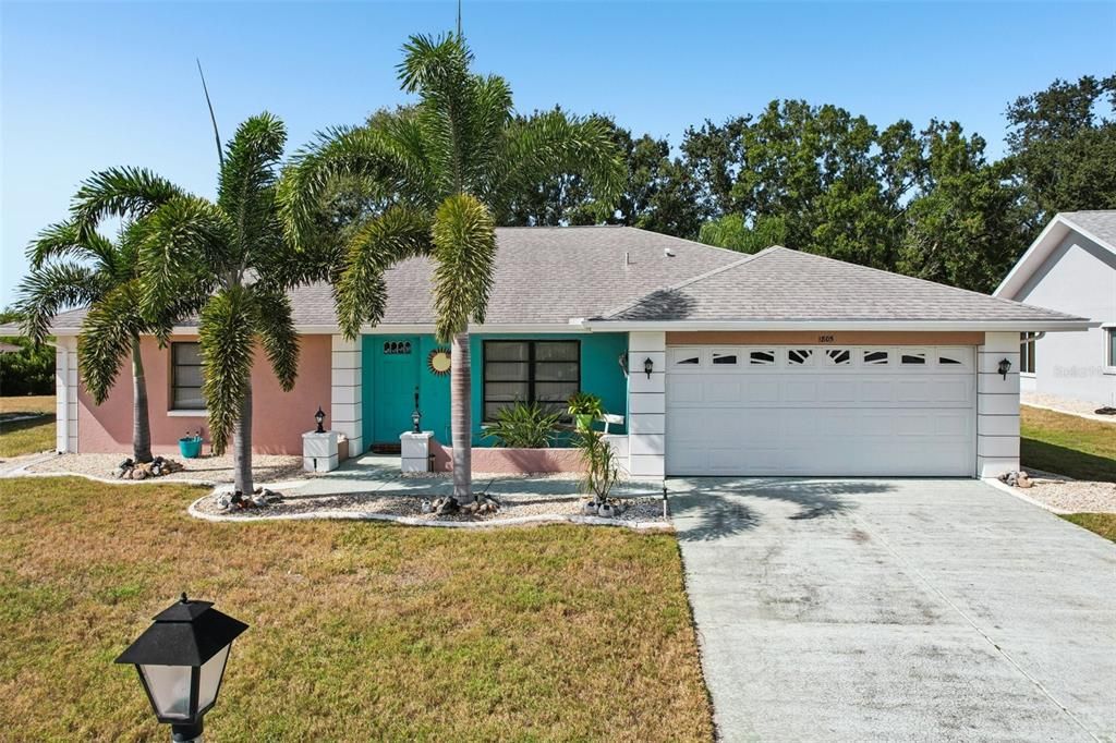 For Sale: $274,900 (2 beds, 2 baths, 1589 Square Feet)