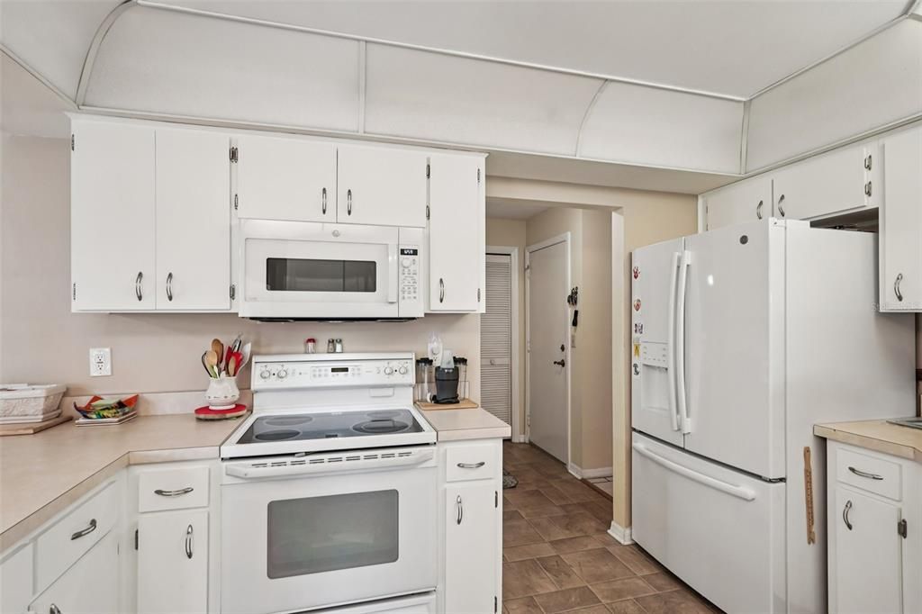 For Sale: $274,900 (2 beds, 2 baths, 1589 Square Feet)