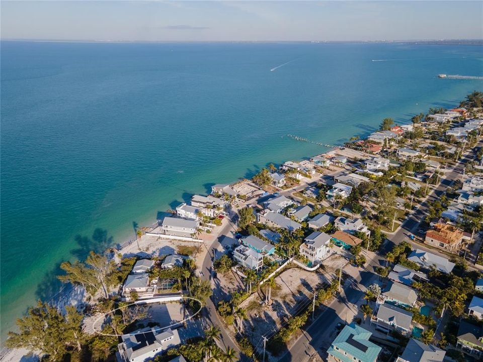 На продажу: $4,900,000 (0.58 acres)