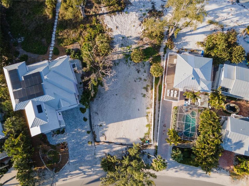 На продажу: $4,900,000 (0.58 acres)