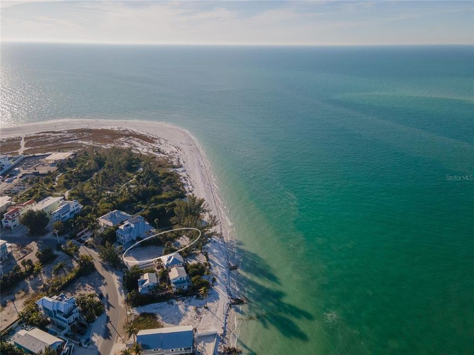 На продажу: $4,900,000 (0.58 acres)