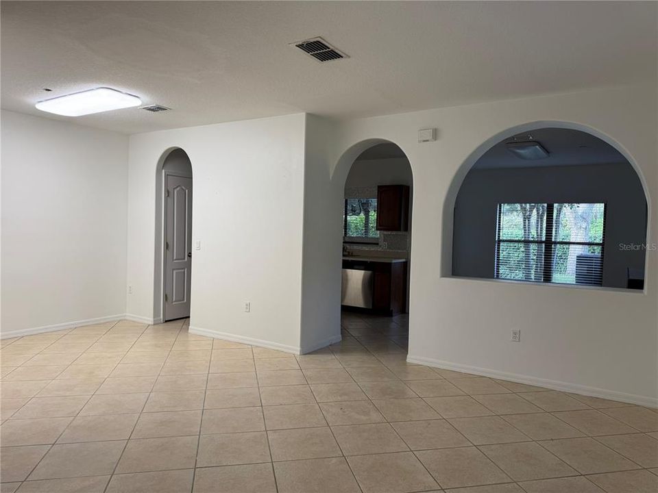 For Rent: $2,395 (3 beds, 2 baths, 1659 Square Feet)