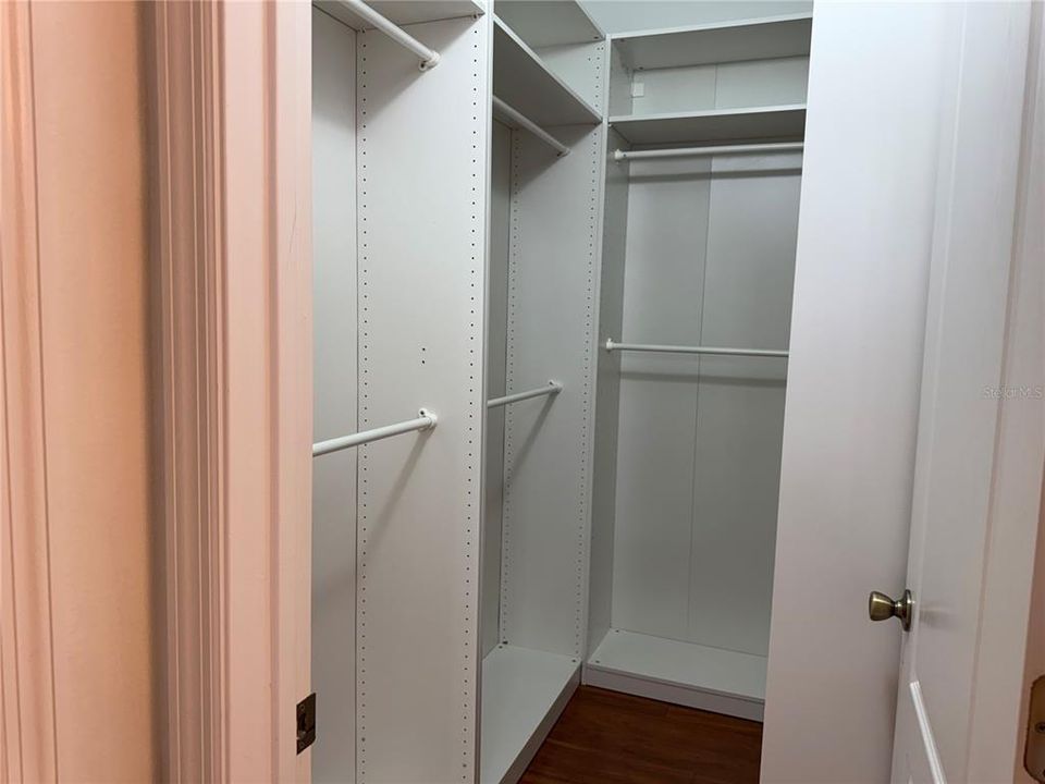 For Rent: $2,395 (3 beds, 2 baths, 1659 Square Feet)