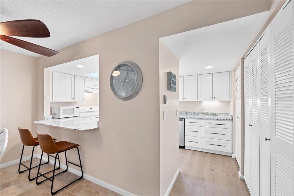 На продажу: $199,900 (2 спален, 2 ванн, 1056 Квадратных фут)