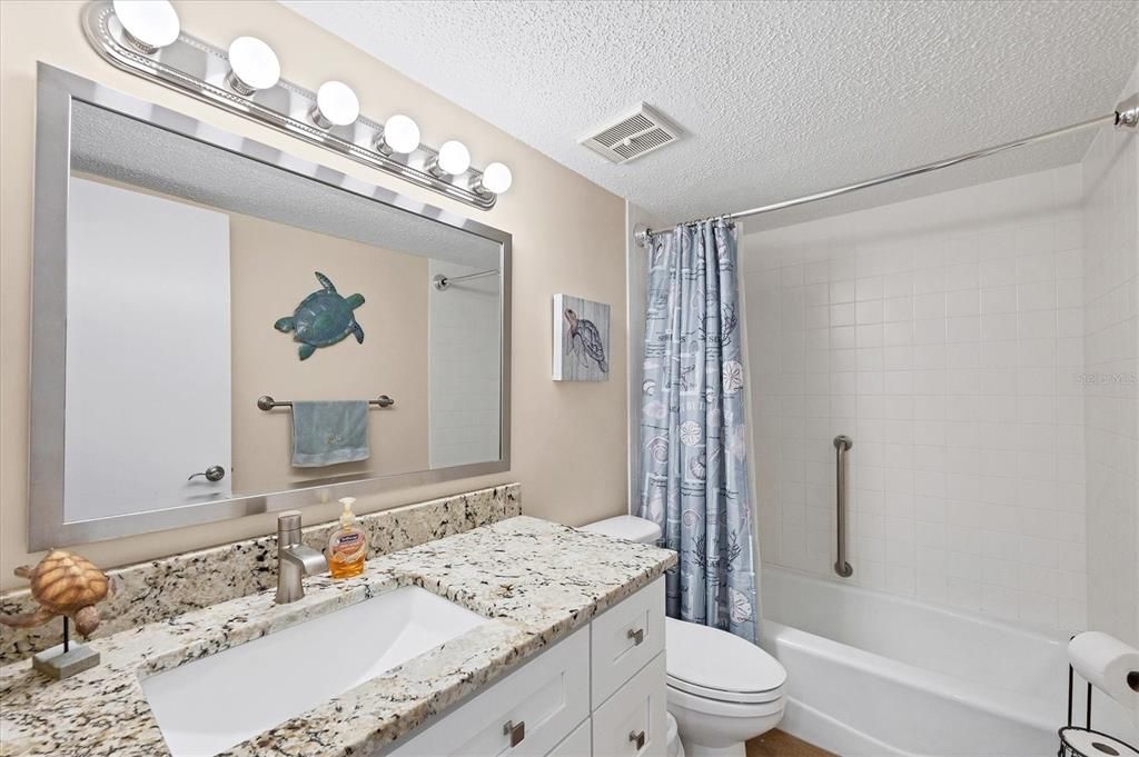 На продажу: $199,900 (2 спален, 2 ванн, 1056 Квадратных фут)