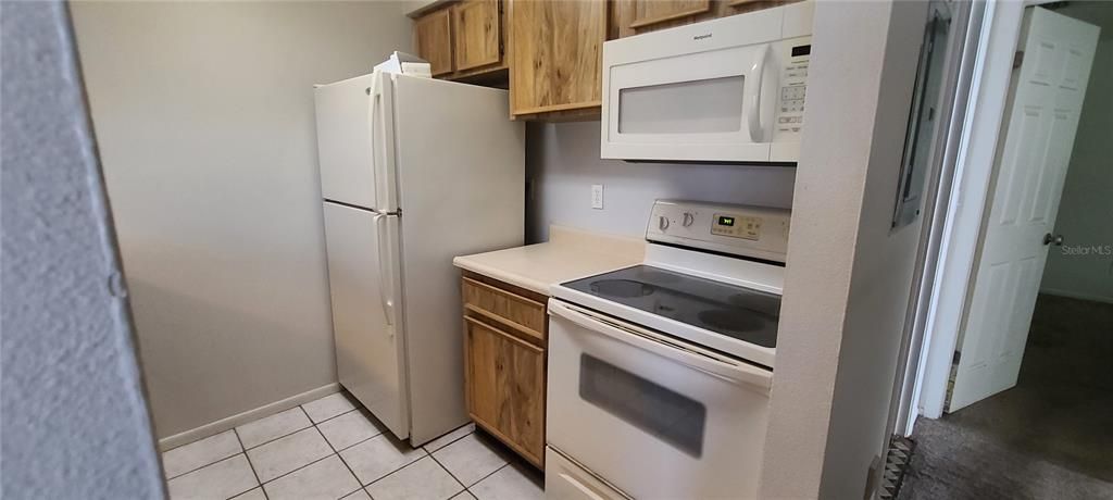 合同活跃: $139,000 (2 贝兹, 2 浴室, 860 平方英尺)