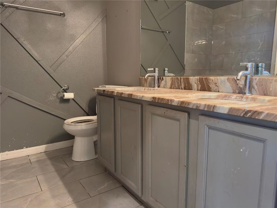 En Venta: $329,999 (4 camas, 2 baños, 2080 Pies cuadrados)