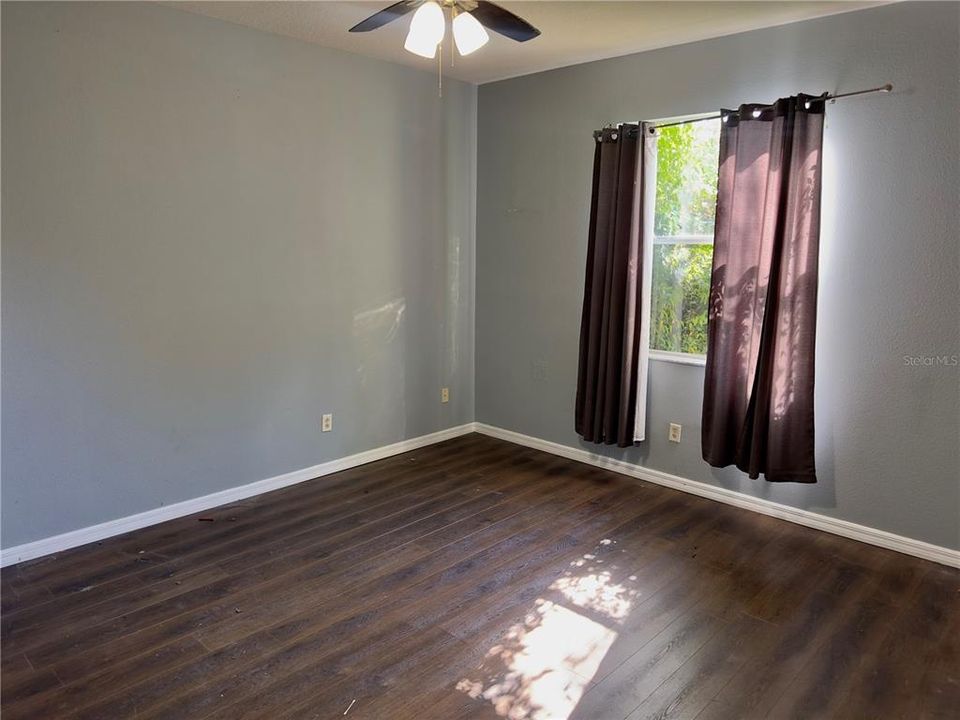 En Venta: $329,999 (4 camas, 2 baños, 2080 Pies cuadrados)