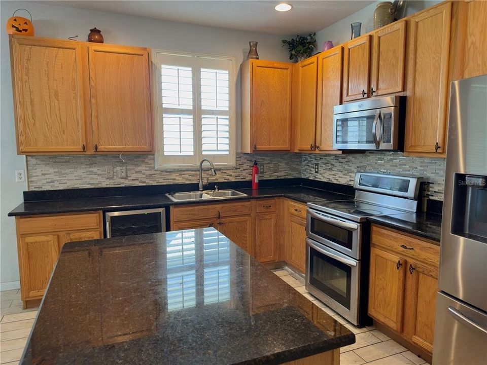 En Venta: $329,999 (4 camas, 2 baños, 2080 Pies cuadrados)