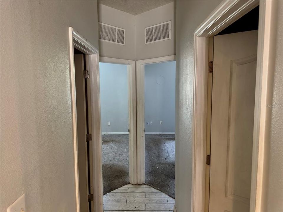 En Venta: $329,999 (4 camas, 2 baños, 2080 Pies cuadrados)