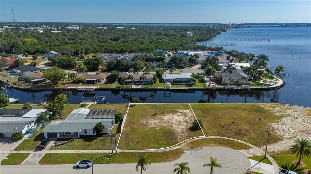 For Sale: $475,000 (0.32 acres)