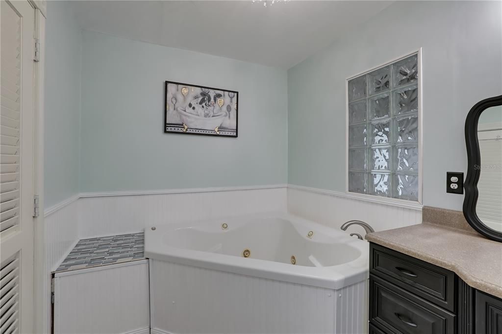 For Sale: $475,000 (3 beds, 2 baths, 2147 Square Feet)