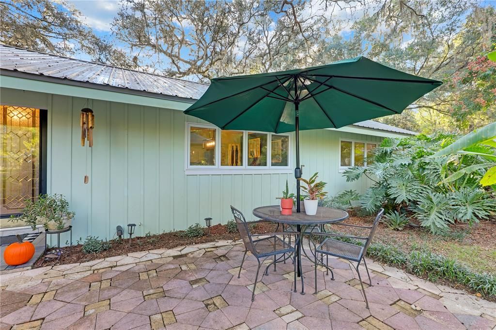 For Sale: $475,000 (3 beds, 2 baths, 2147 Square Feet)