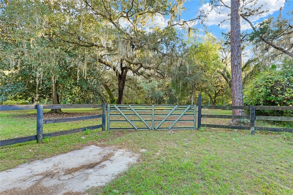 For Sale: $475,000 (3 beds, 2 baths, 2147 Square Feet)