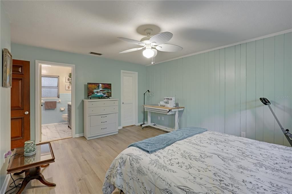 For Sale: $475,000 (3 beds, 2 baths, 2147 Square Feet)