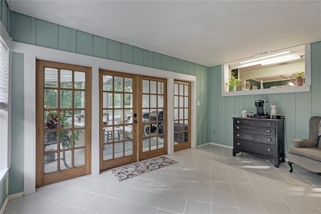 For Sale: $475,000 (3 beds, 2 baths, 2147 Square Feet)