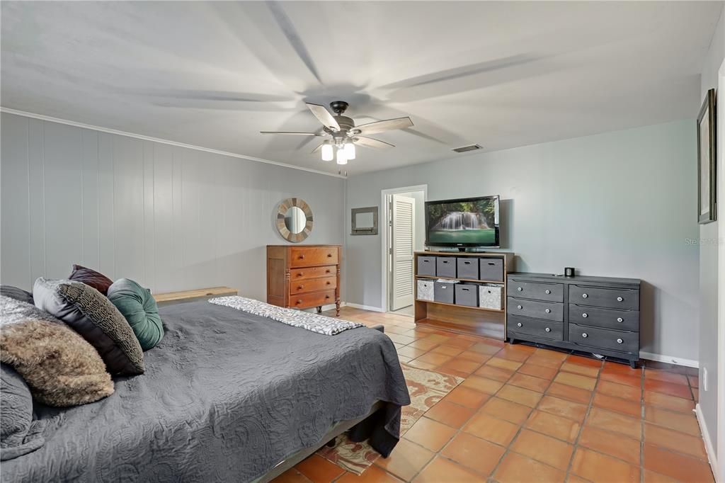 For Sale: $475,000 (3 beds, 2 baths, 2147 Square Feet)