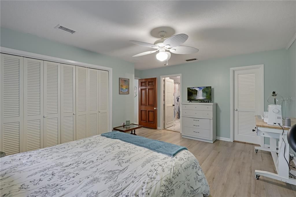 For Sale: $475,000 (3 beds, 2 baths, 2147 Square Feet)