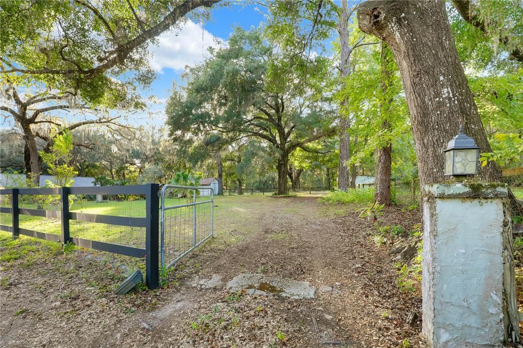For Sale: $475,000 (3 beds, 2 baths, 2147 Square Feet)