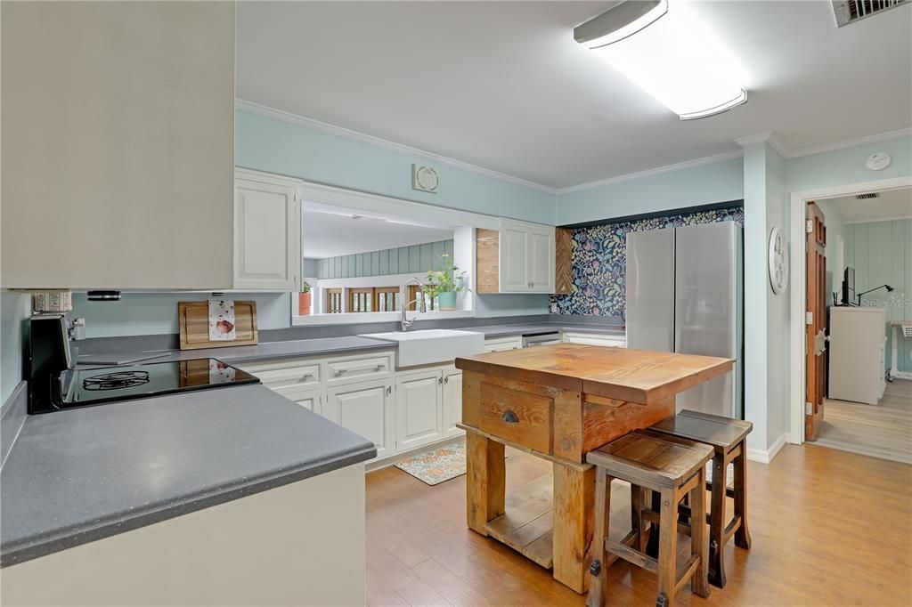 For Sale: $475,000 (3 beds, 2 baths, 2147 Square Feet)