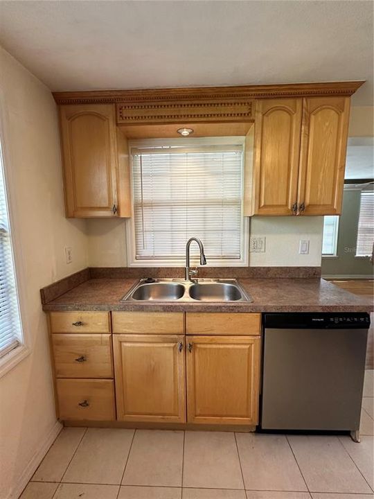 En Venta: $259,000 (3 camas, 2 baños, 1412 Pies cuadrados)