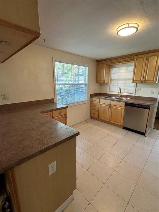 En Venta: $259,000 (3 camas, 2 baños, 1412 Pies cuadrados)