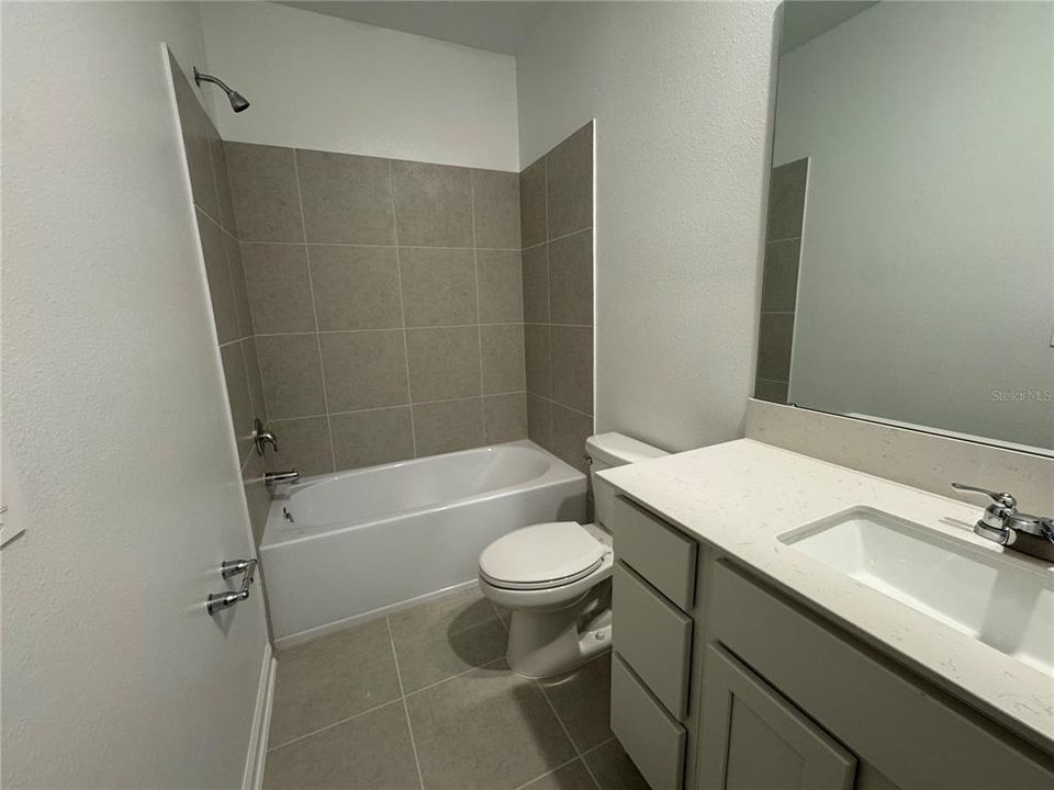 出租: $1,900 (3 贝兹, 2 浴室, 1787 平方英尺)