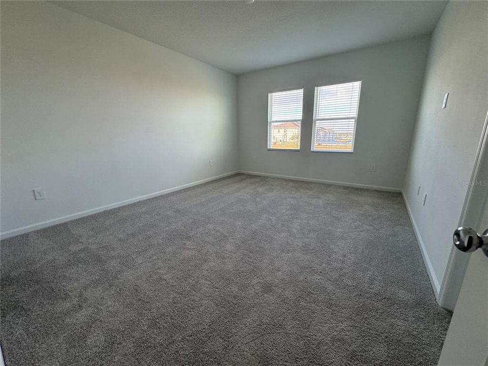 出租: $1,900 (3 贝兹, 2 浴室, 1787 平方英尺)