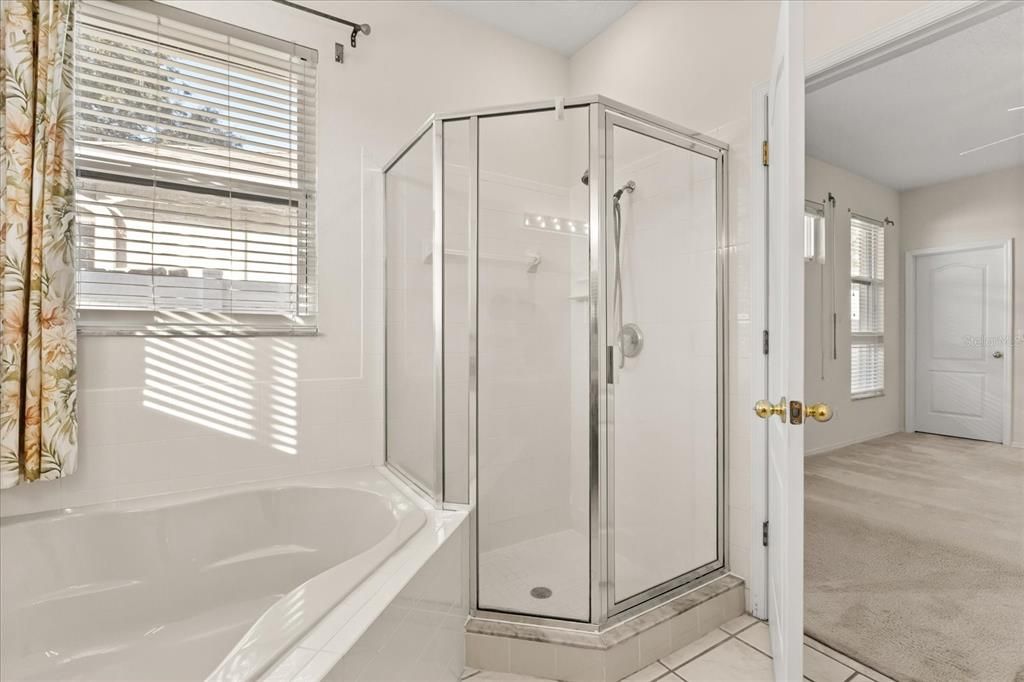 待售: $450,000 (3 贝兹, 2 浴室, 2000 平方英尺)