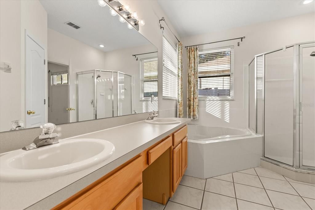 待售: $450,000 (3 贝兹, 2 浴室, 2000 平方英尺)