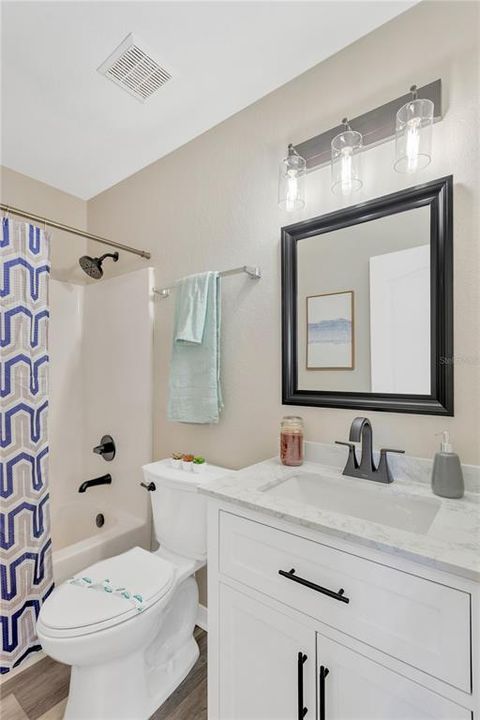 Activo con contrato: $274,900 (3 camas, 2 baños, 1205 Pies cuadrados)