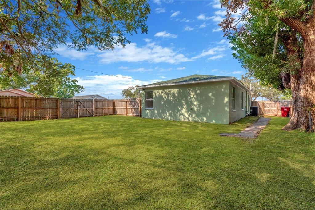 Activo con contrato: $274,900 (3 camas, 2 baños, 1205 Pies cuadrados)