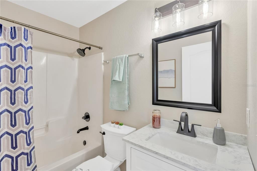 Activo con contrato: $274,900 (3 camas, 2 baños, 1205 Pies cuadrados)