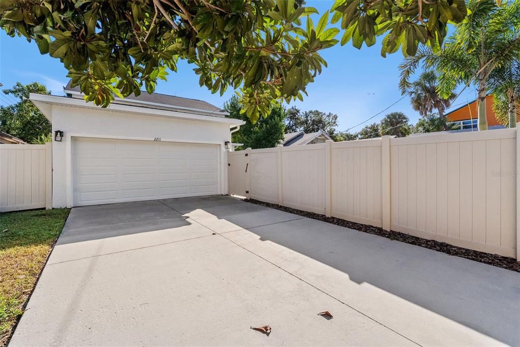 Active With Contract: $1,250,000 (5 beds, 4 baths, 2508 Square Feet)