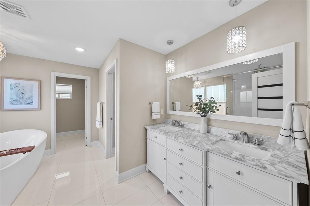 Active With Contract: $1,250,000 (5 beds, 4 baths, 2508 Square Feet)