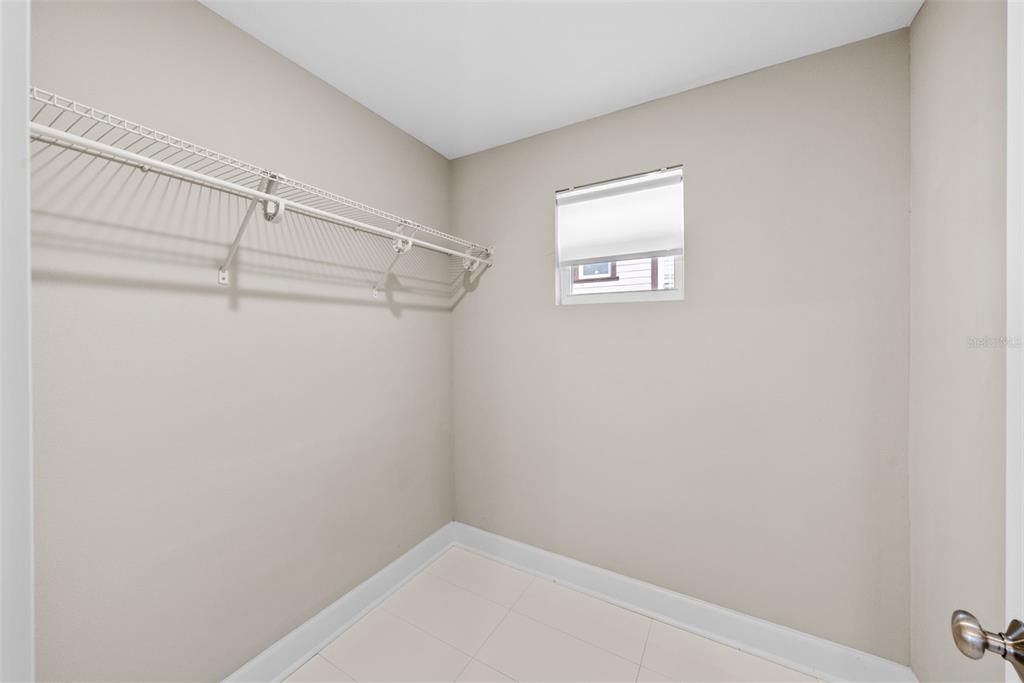 Active With Contract: $1,250,000 (5 beds, 4 baths, 2508 Square Feet)