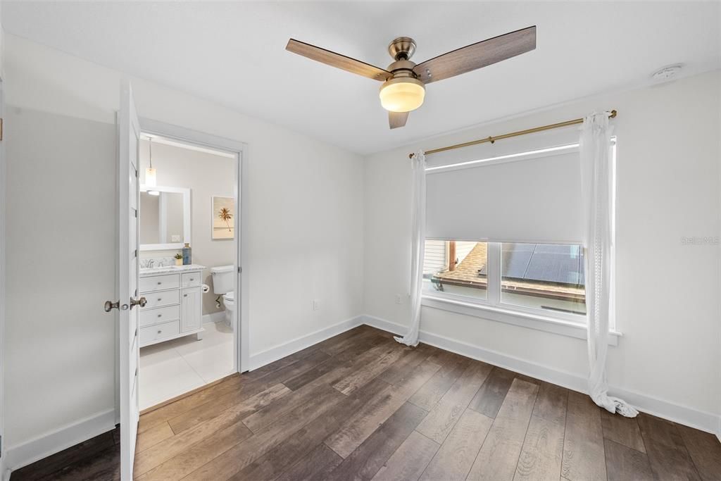 Active With Contract: $1,250,000 (5 beds, 4 baths, 2508 Square Feet)