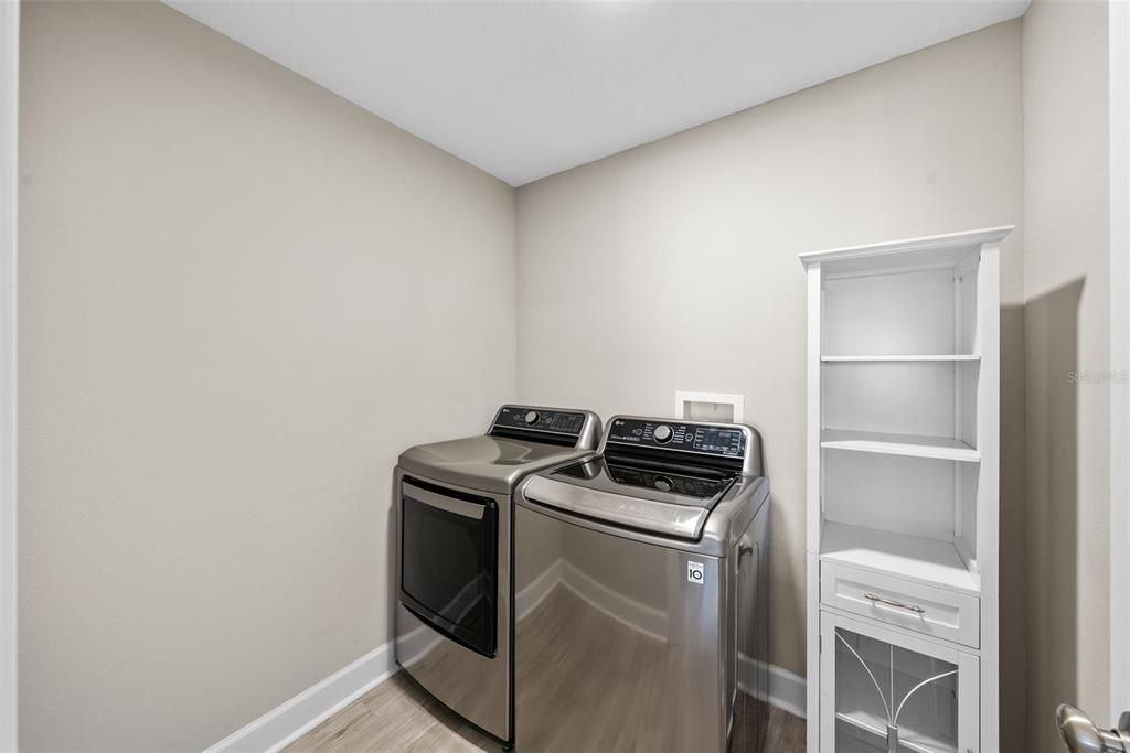 Active With Contract: $1,250,000 (5 beds, 4 baths, 2508 Square Feet)