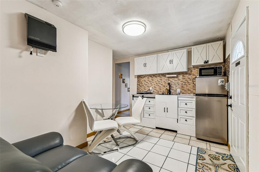 На продажу: $489,000 (4 спален, 2 ванн, 1559 Квадратных фут)