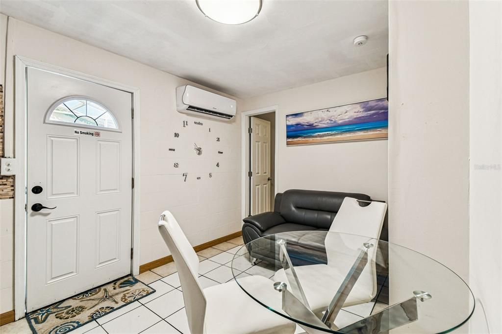 На продажу: $489,000 (4 спален, 2 ванн, 1559 Квадратных фут)