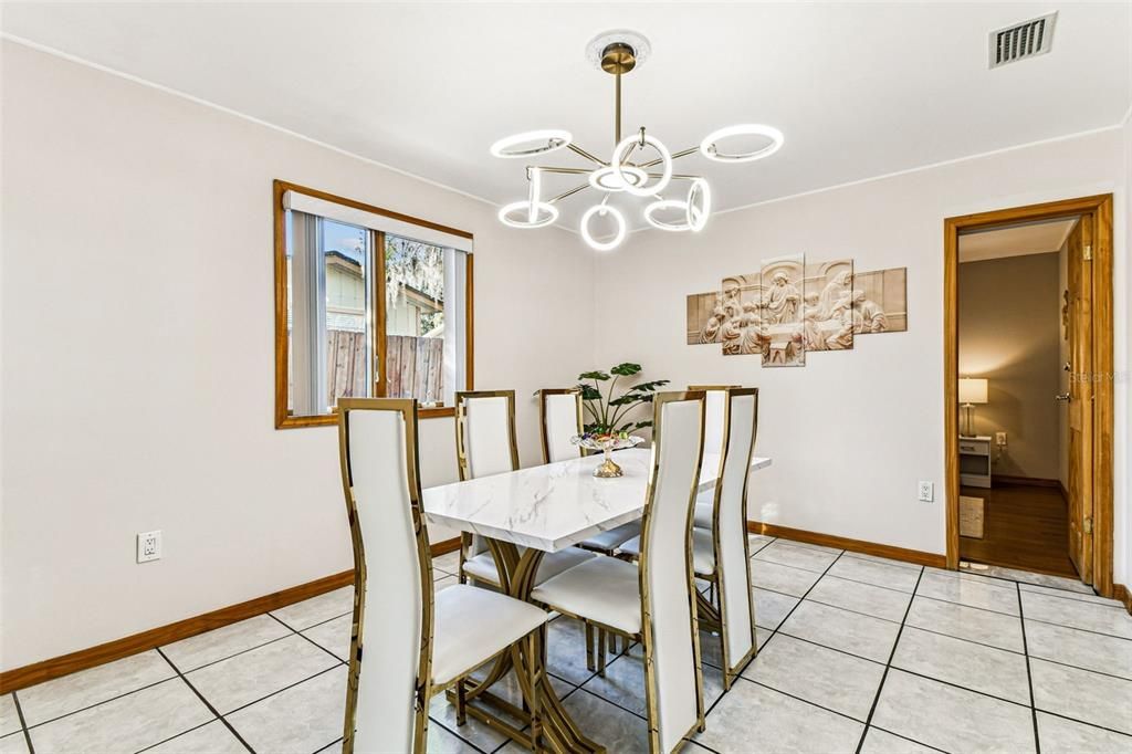 На продажу: $489,000 (4 спален, 2 ванн, 1559 Квадратных фут)